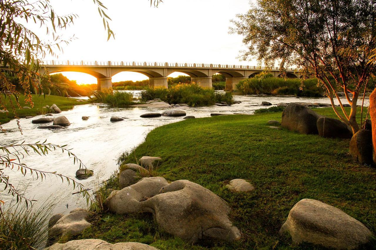 Keimoes Ikaia River Lodge מראה חיצוני תמונה