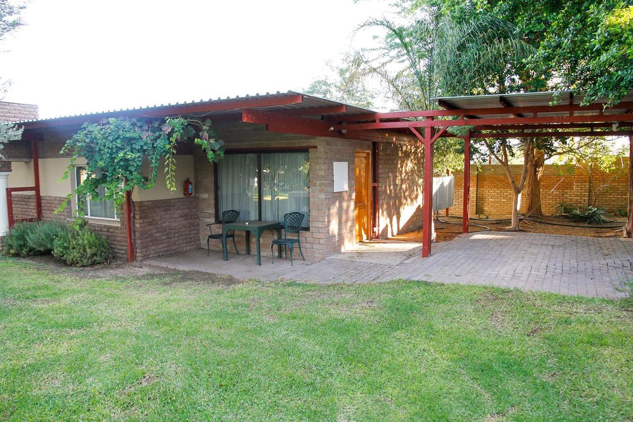 Keimoes Ikaia River Lodge מראה חיצוני תמונה