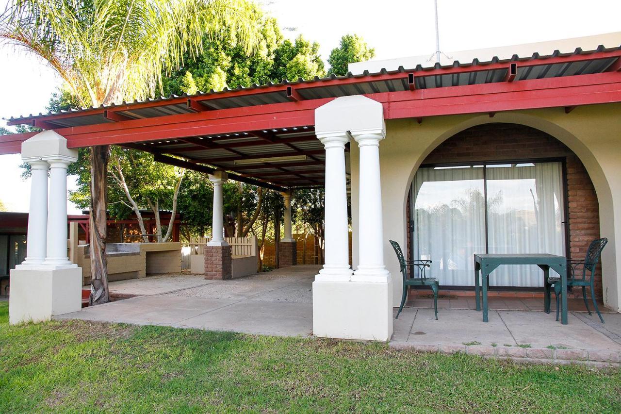 Keimoes Ikaia River Lodge מראה חיצוני תמונה